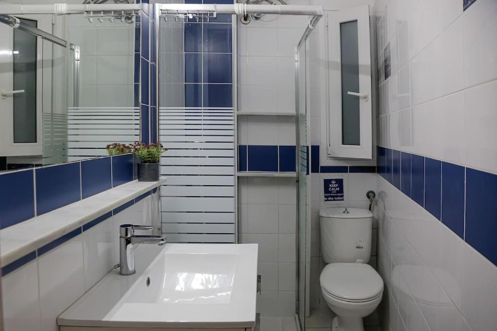 אתונה Apartment At Eksarhia Center מראה חיצוני תמונה